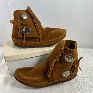 Brown Minnetonka Women Size 7, Suede Ankle Boots with Silver Accents Vintage New